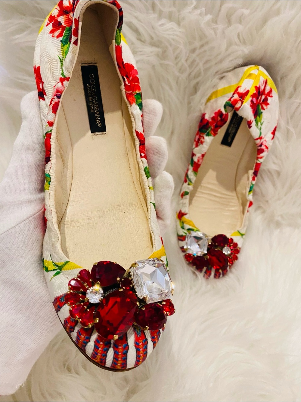 Dolce & Gabbana Authentic Bellucci Floral
Fabric Ballet Flats Size 35